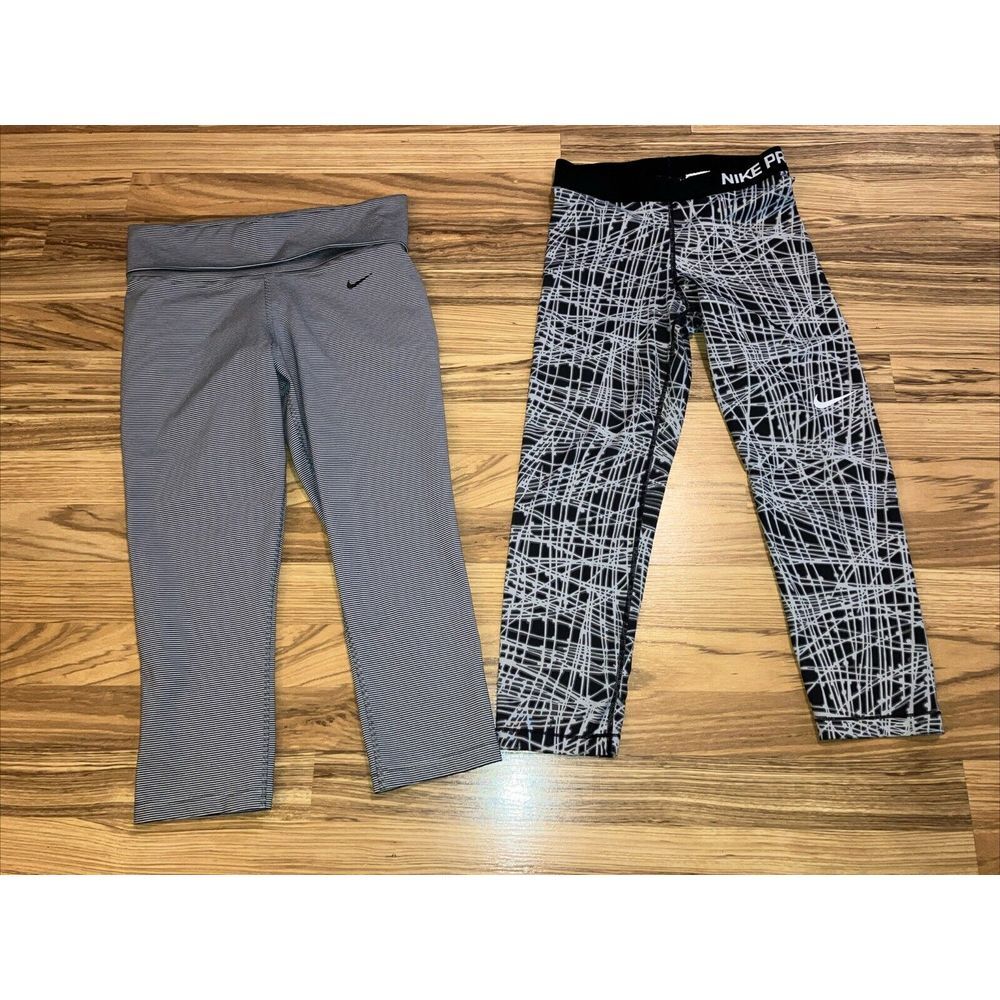 Nike‎ Women's Legend Foldover Striped Capri Legging Black White Size Small